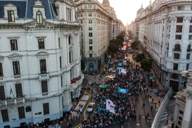 Gigantyczna inflacja w Argentynie. 100 tys. osób na proteście pod siedzibą rządu