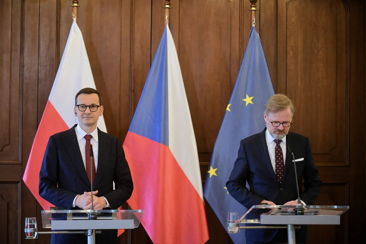 Morawiecki: Zrobimy wszystko, by udostępnić polskie porty dla czeskiego handlu
