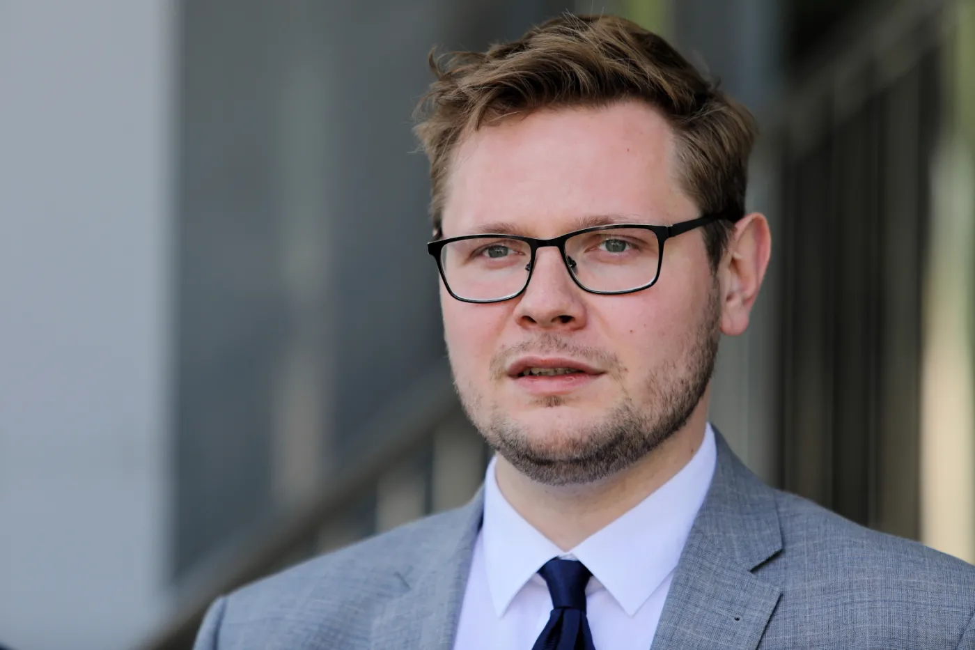 Młode kobiety przebywające w zakładach poprawczych będą mogły opiekować się dziećmi