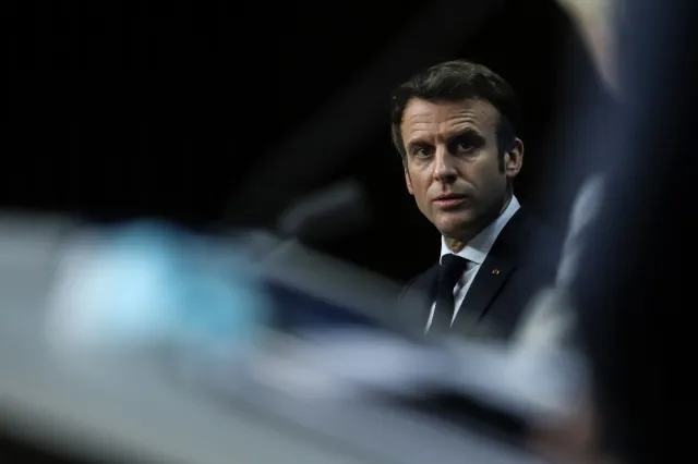 Macron: Sprzedaż sprzętu wojskowego do Rosji była zgodna z prawem