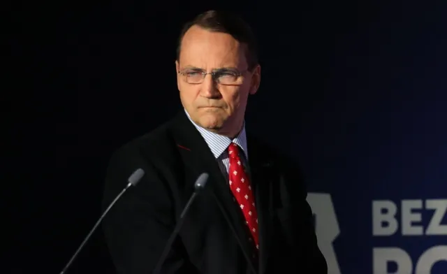 Radosław Sikorski: Cieszy mnie, że Nord Stream jest w 3/4 sparaliżowany