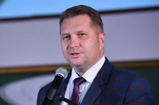 Minister Czarnek wycofuje się ze słów o osobach LGBT+, które wypowiedział w 2020 r.