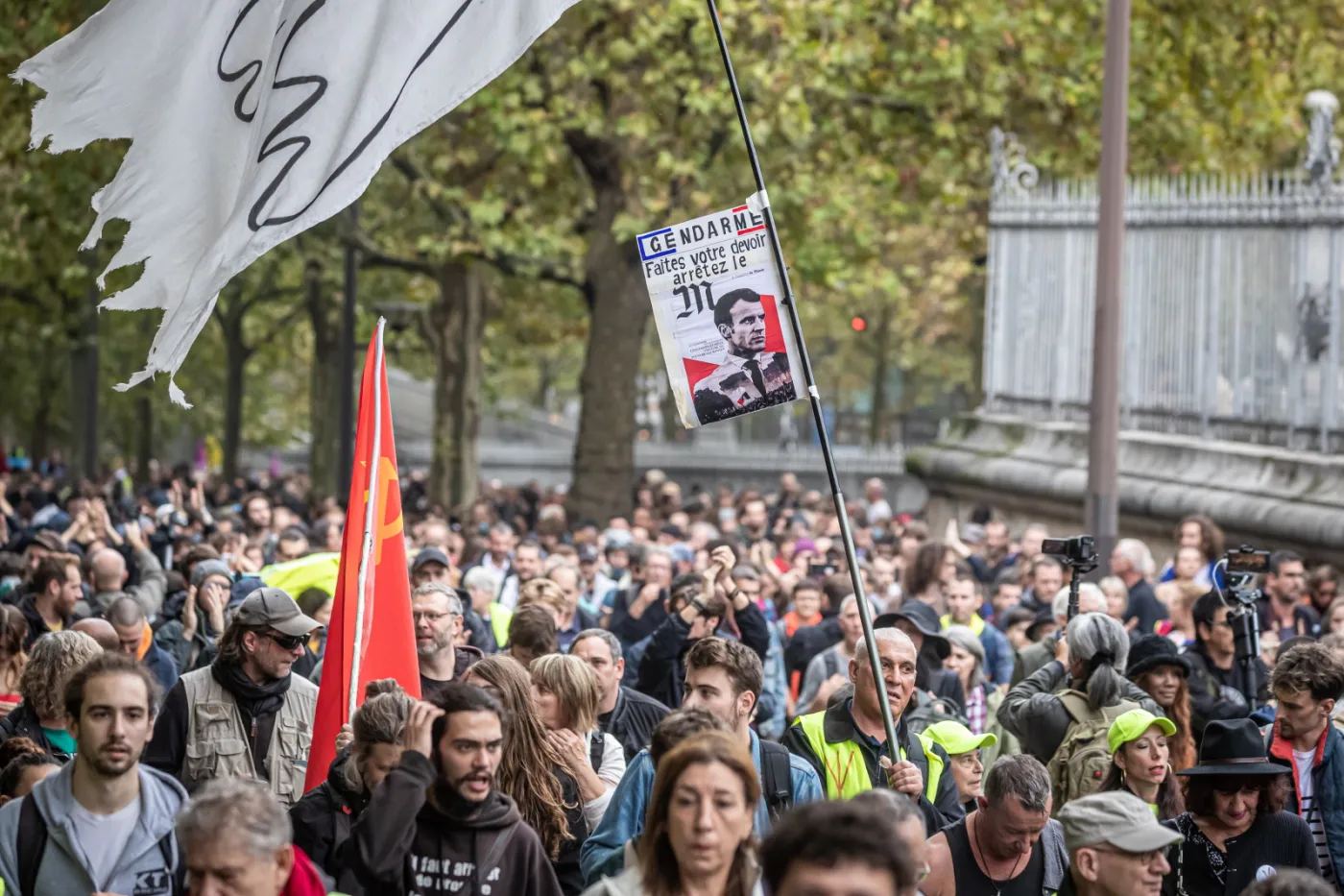 Czy czarny wtorek we Francji zbuduje „żółte kamizelki” 2.0