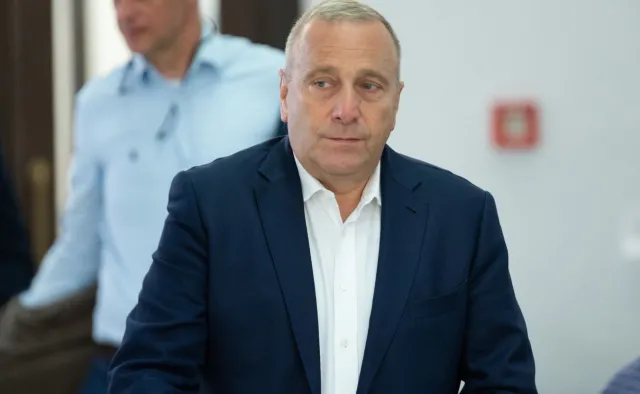 Projekt ustawy o zarządzaniu spółkami państwowymi. Schetyna: Budowanie arki przed potopem
