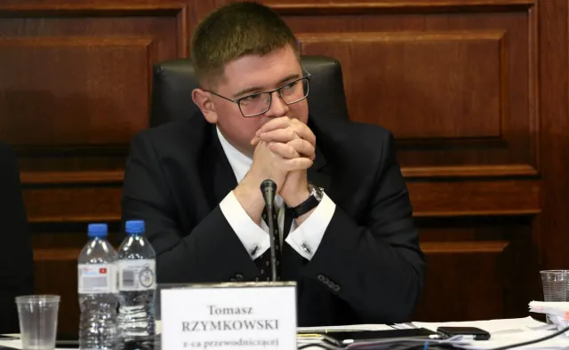 Rzymkowski o zarobkach nauczycieli: "widzieli co brali". Teraz wiceszef MEiN przeprasza