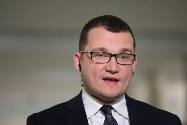 Szefernaker: Nie możemy przekazywać środków na pomoc uchodźcom w nieskończoność