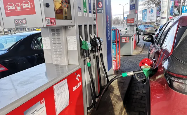 Orlen wprowadza na wakacje rabat 30 gr/l paliwa. Jest jeden wymóg