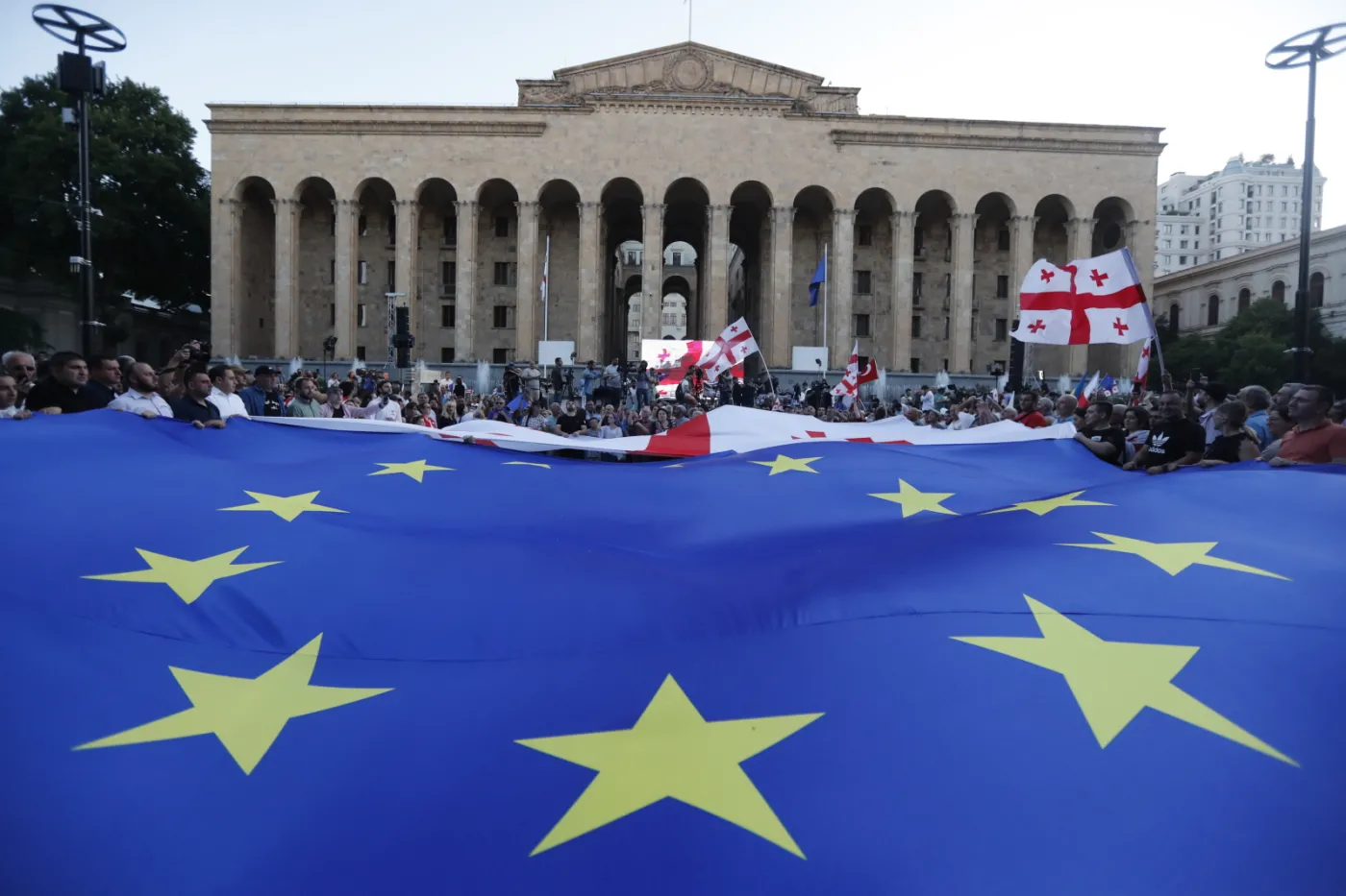 Proeuropejskie demonstracje w Tbilisi przeciwko rządowi