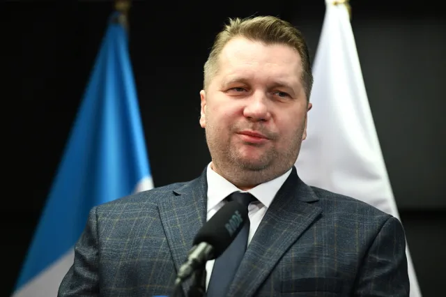 Czarnek zapowiada masowe zwolnienia albo wcześniejsze emerytury. Bo "nauczycieli będzie za dużo"