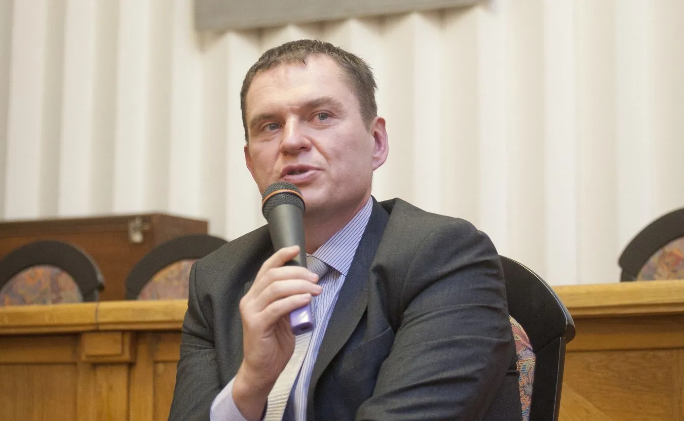 Osiem lat kolonii karnej dla Andrzeja Poczobuta. Białoruska opozycja chce objęcia sędziego sankcjami