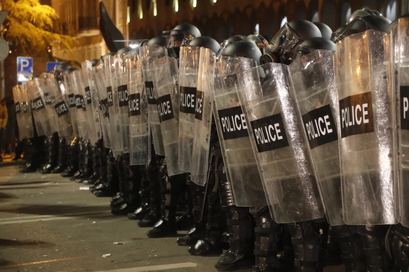 Gruzja: Ustawa o "agentach zagranicznych". Protesty przed parlamentem w Tbilisi i starcia z policją