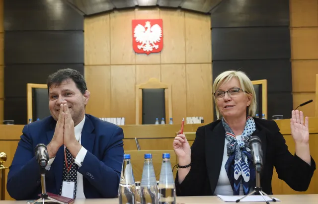 Nadrzeczywistość prawna: Kiedy politycy koalicji przyznają, że z tym Trybunałem Konstytucyjnym to im jednak nie poszło? [OPINIA]