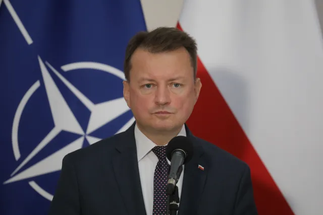 Błaszczak zatwierdził umowę na dostawy krajowych elementów do amerykańskich i koreańskich wyrzutni rakietowych HIMARS i Chunmoo