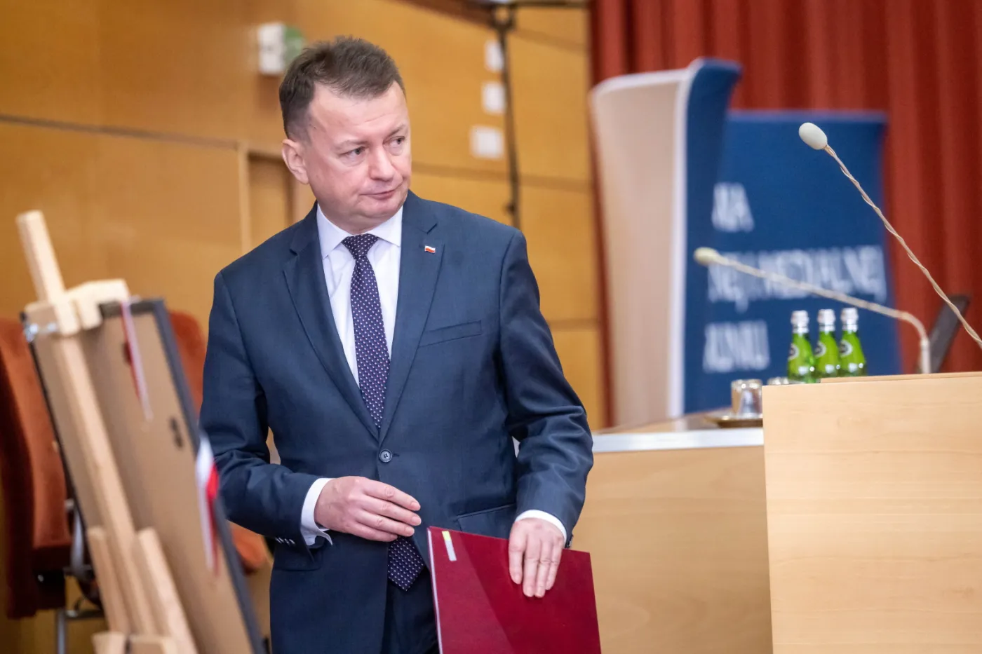 Błaszczak w szkole o. Rydzyka: Ukraina dostaje skuteczną pomoc wojskową przede wszystkim od państw narodowych, a nie UE
