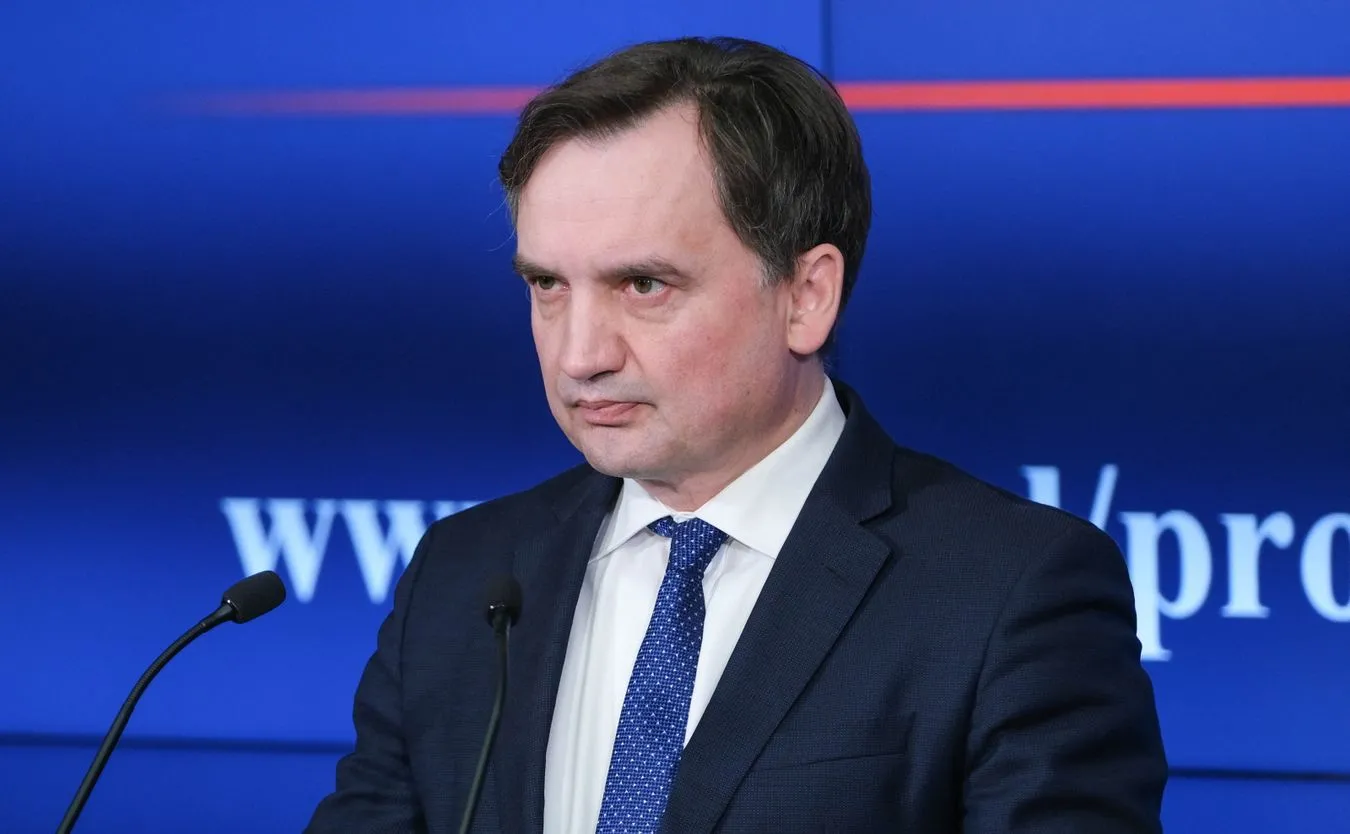 Prokuratura: Posiadanie broni przez Zbigniewa Ziobrę jest uzasadnione