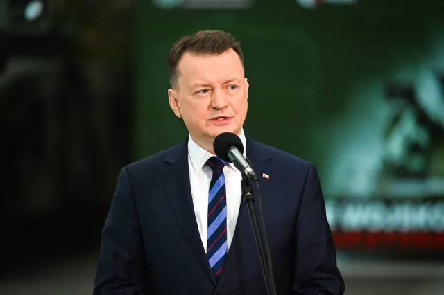 Szef MON: od 1 marca uposażenie żołnierzy wzrasta o 400 zł