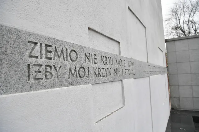 Powstanie w getcie warszawskim. Wiedza o nim wciąż nie jest powszechna [WYWIAD]