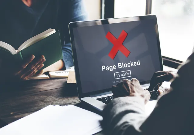 Kosztowne wyłączanie internetu. W Polsce sejm też pracuje nad nowymi furtkami do blokowania sieci