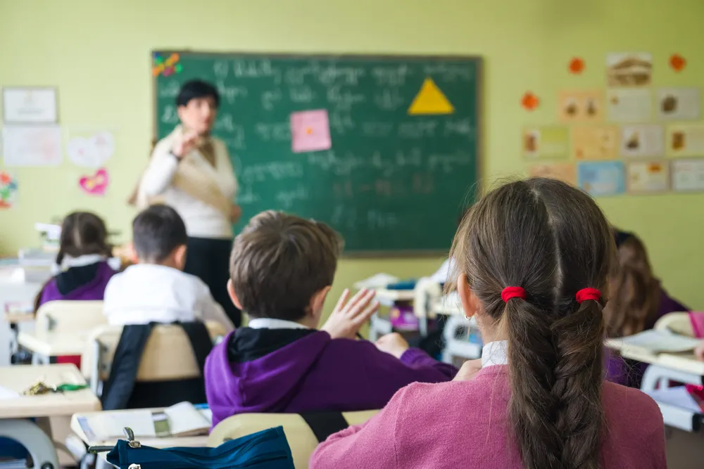 W prywatnych szkołach i przedszkolach trwa łapanka na nauczycieli