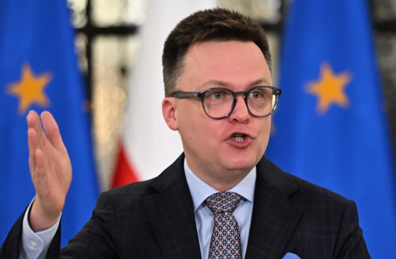Czy posłem może być osoba skazana prawomocnym wyrokiem? Hołownia odpowiada Wójcikowi