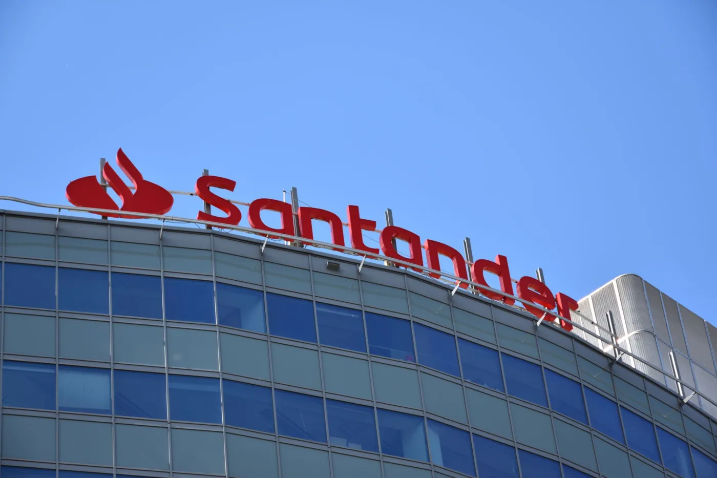 NSA podtrzymał karę dla Santander Bank Polska. Chodzi o naruszenie RODO