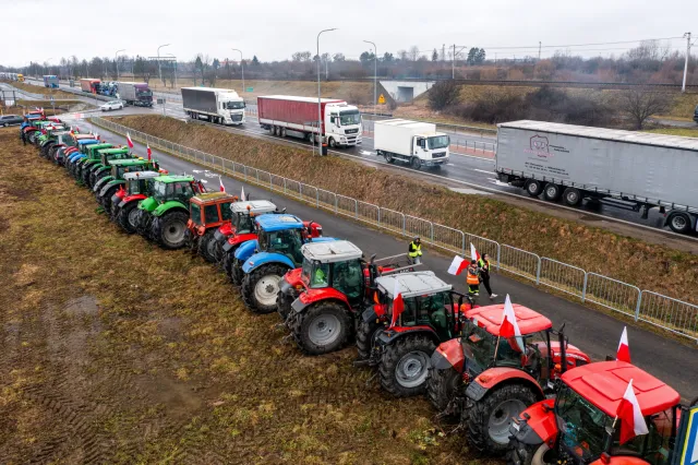 Protesty rolników w całej Polsce. Kto jest winny? "Sprzedajemy za bezcen"