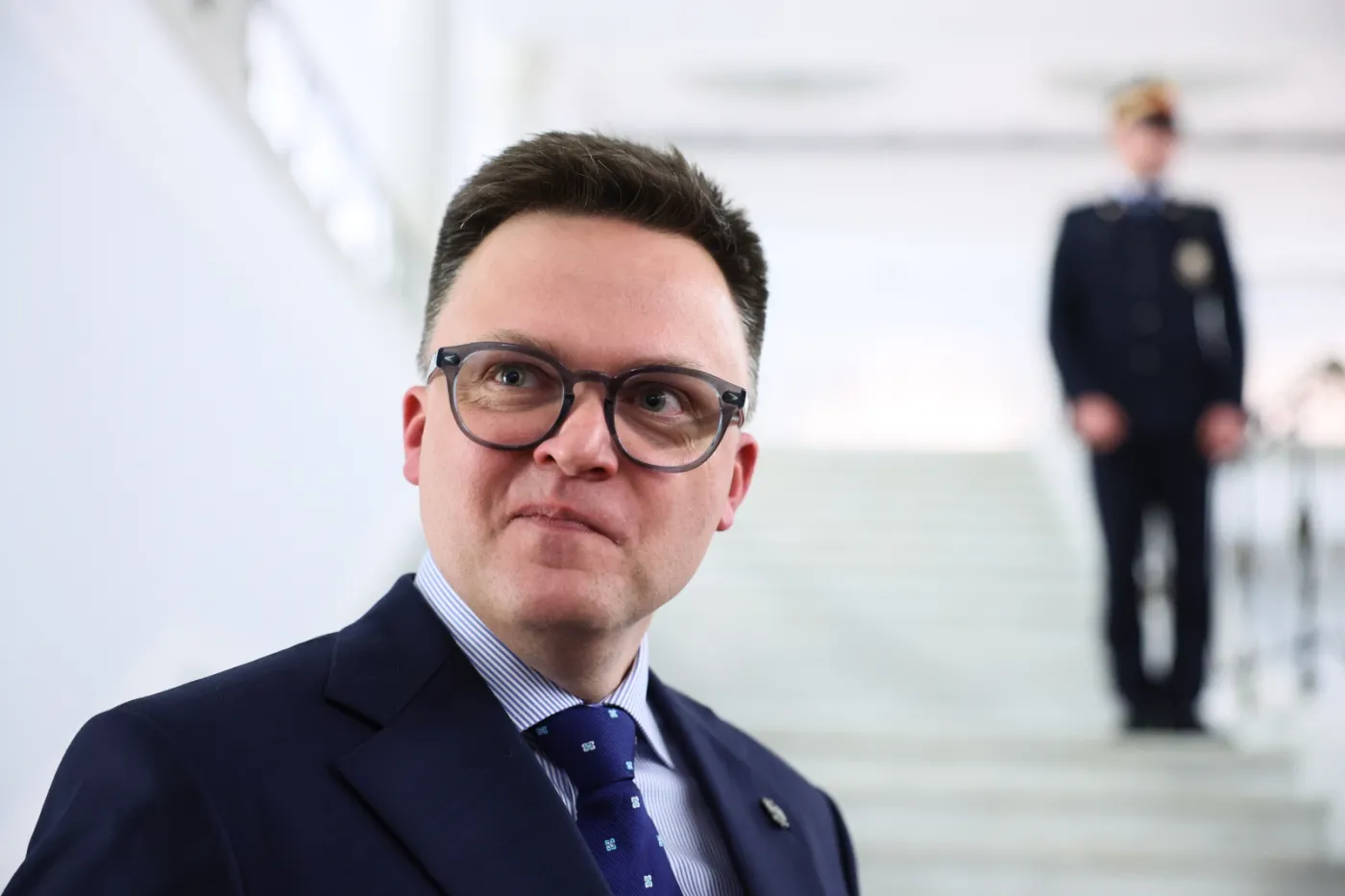 Marszałek Hołownia najbardziej lubianym politykiem