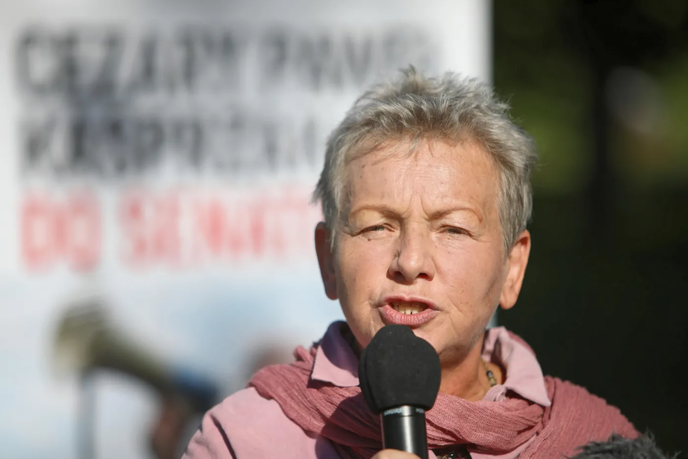 Prof. Płatek: Sam fakt, że osoba nie wyraża sprzeciwu na relację seksualną nie oznacza jeszcze, że wyraża zgodę [WYWIAD]