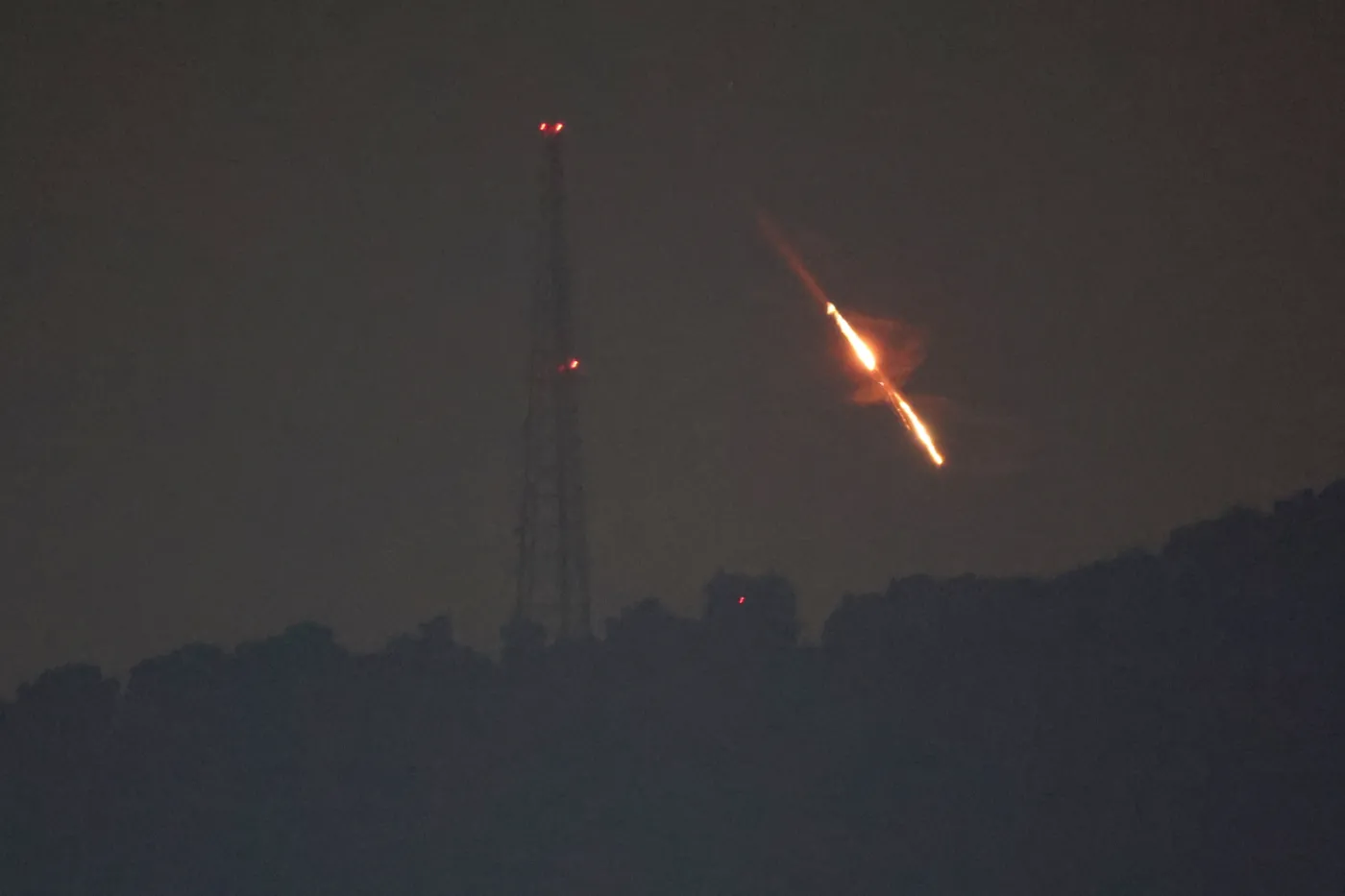 Atak Iranu na Izrael: Teheran wystrzelił ponad sto dronów i pocisków