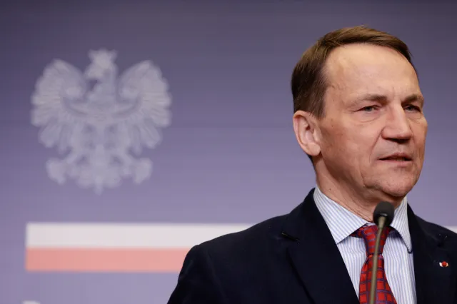Problem rolników z ukraińskim zbożem. Sikorski: Jest rozwiązanie na horyzoncie