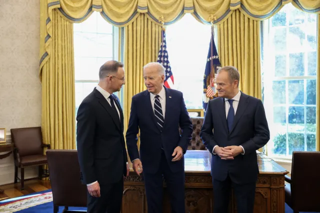 Co przywieźli z Waszyngtonu Duda i Tusk?