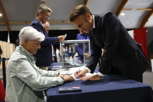 Ekspert o wynikach wyborów we Francji: Macron zmienił dynamikę na scenie politycznej