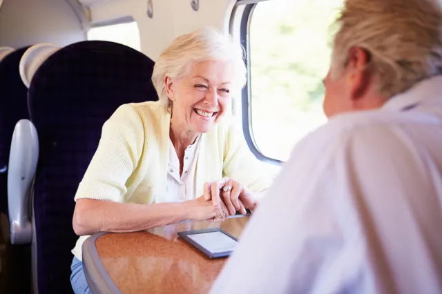 Zniżki na transport dla seniorów. Skończyłeś 60 lat? Zapłacisz 25 proc. mniej za przejazd