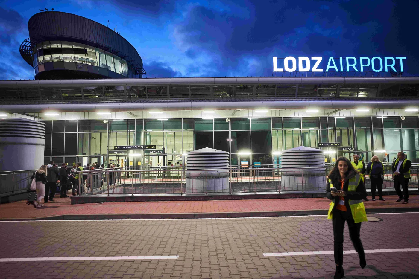 Coraz więcej pasażerów i coraz większe straty. Łódź szuka inwestora dla lotniska