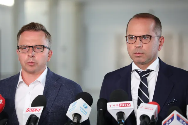 Posłowie KO po kontroli w Wodach Polskich: 282 nielegalne wyloty ścieków do Odry