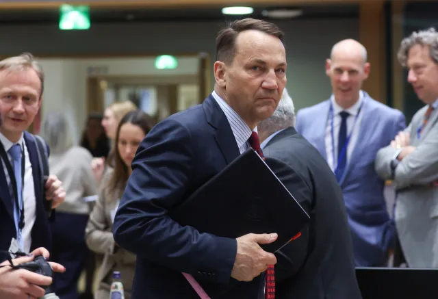 Radosław Sikorski uderza w dyplomatów z Rosji. Kulisy planu ministra