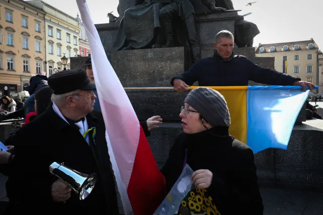 800+ dla Ukraińców w kampanii wyborczej: Resentyment czy chłodna kalkulacja? [LICZBY, BADANIA]