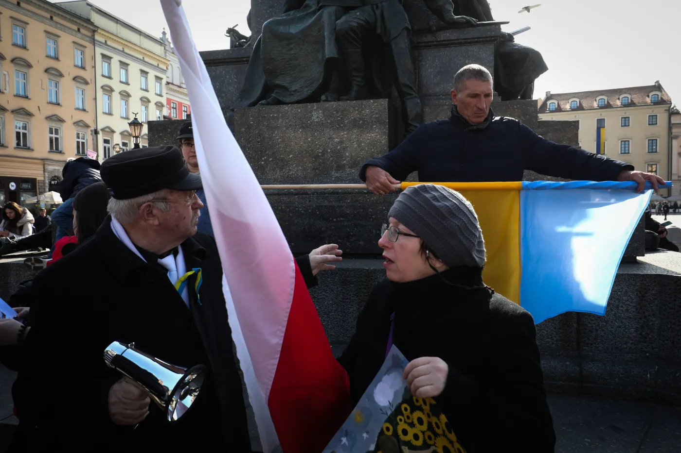 800+ dla Ukraińców w kampanii wyborczej: Resentyment czy chłodna kalkulacja? [LICZBY, BADANIA]