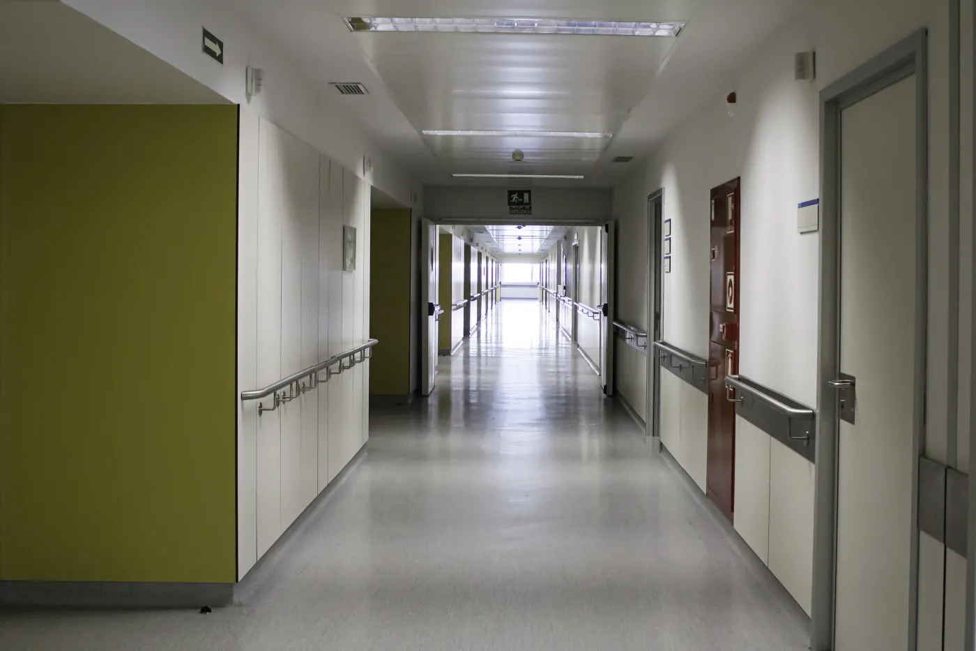 Szpitale powiatowe na skraju przepaści, boją się podwyżek dla personelu