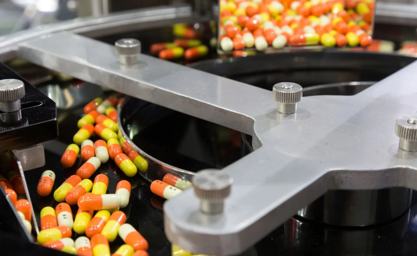 Fabryki leków w Polsce. Branża farmaceutyczna czeka na miliard euro