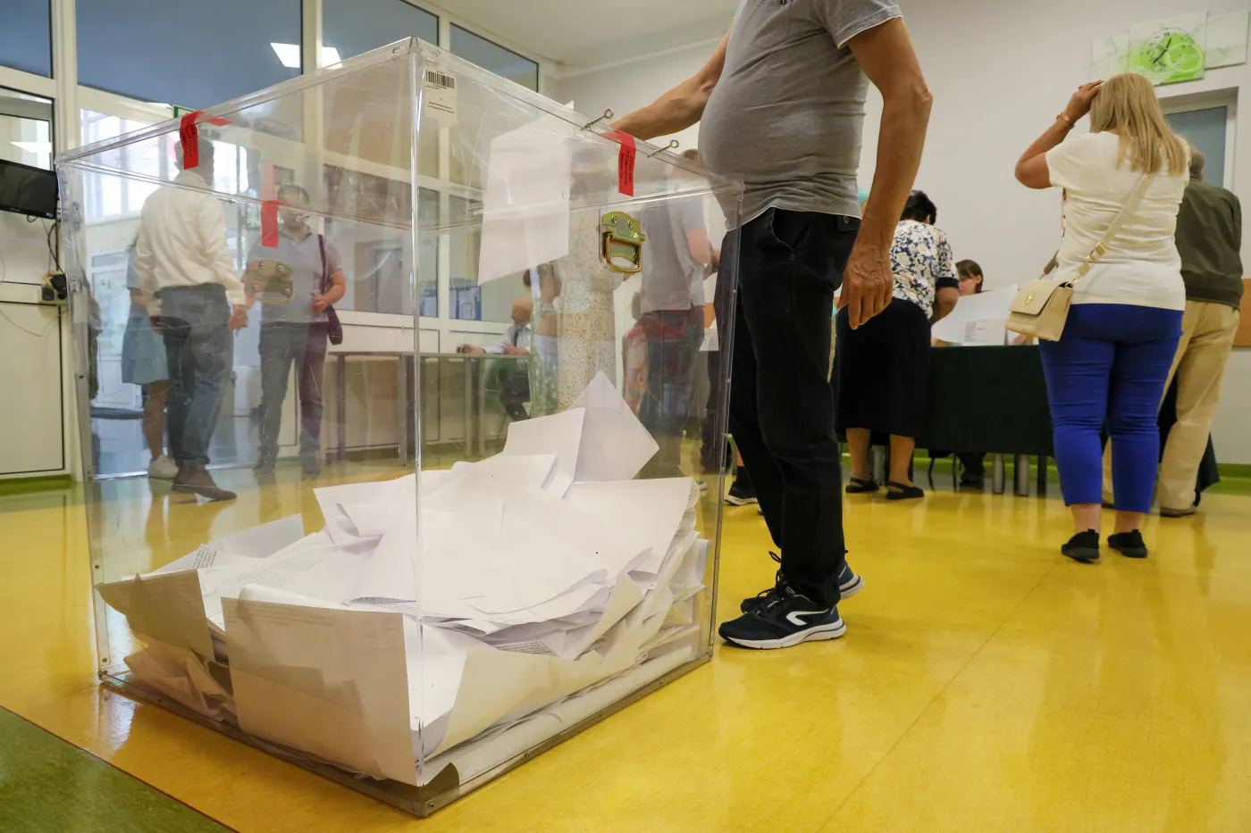 Wybory prezydenckie 2025. Kiedy wyniki drugiej tury? Exit poll, exit late i oficjalne wyniki – o której godzinie dzisiaj?