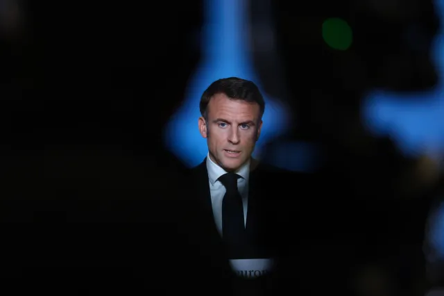 Macron krytykuje 30-proc. cła Trumpa i wzywa UE do działań odwetowych
