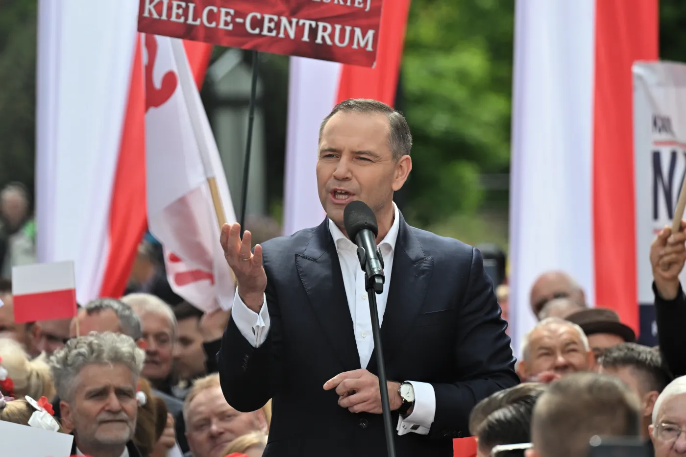 Poniedziałkowa debata TVP. PiS potwierdza udział Nawrockiego, mówi jednak o "politycznej hucpie"
