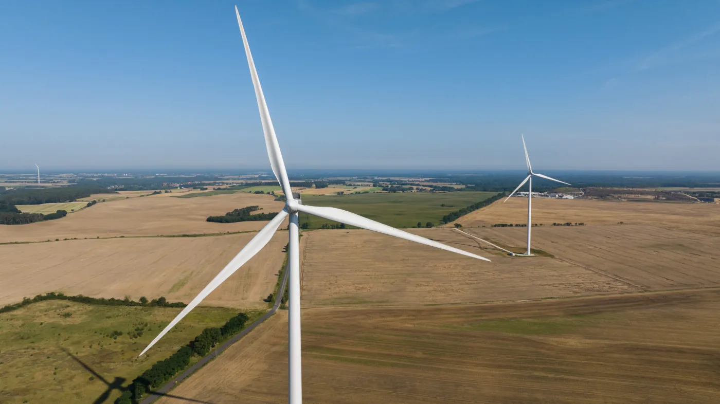 Słaby wiatr i niższe ceny prądu uderzają w wyniki Polenergii