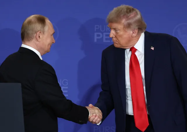 Szczyt na Alasce. Trump i Putin mówią o konstruktywnej rozmowie, ale konkretów brak