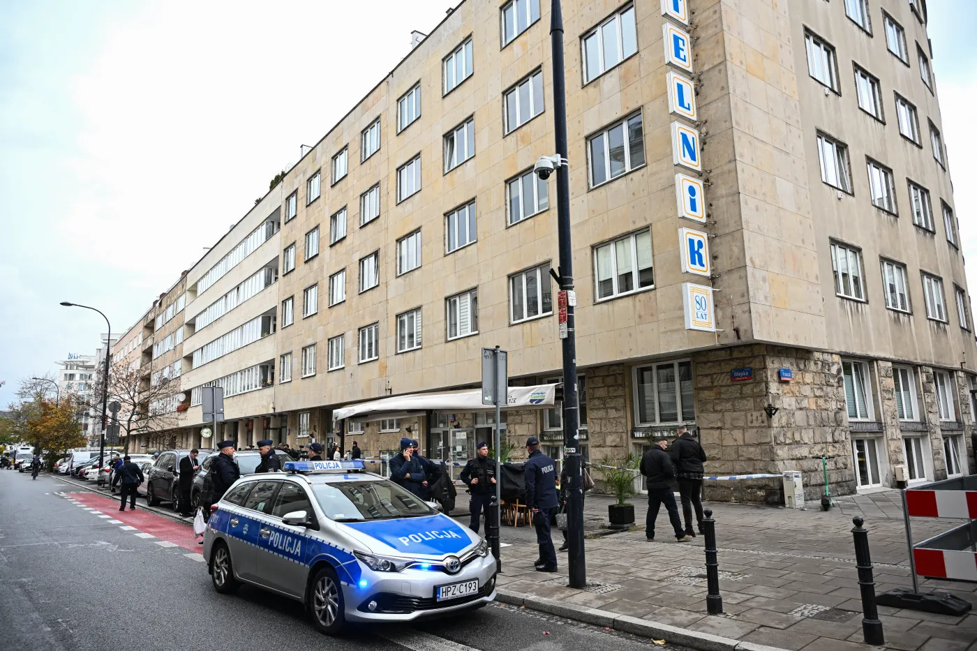 Próba podpalenia budynku przy ul. Wiejskiej. Mężczyzna usłyszał dwa zarzuty