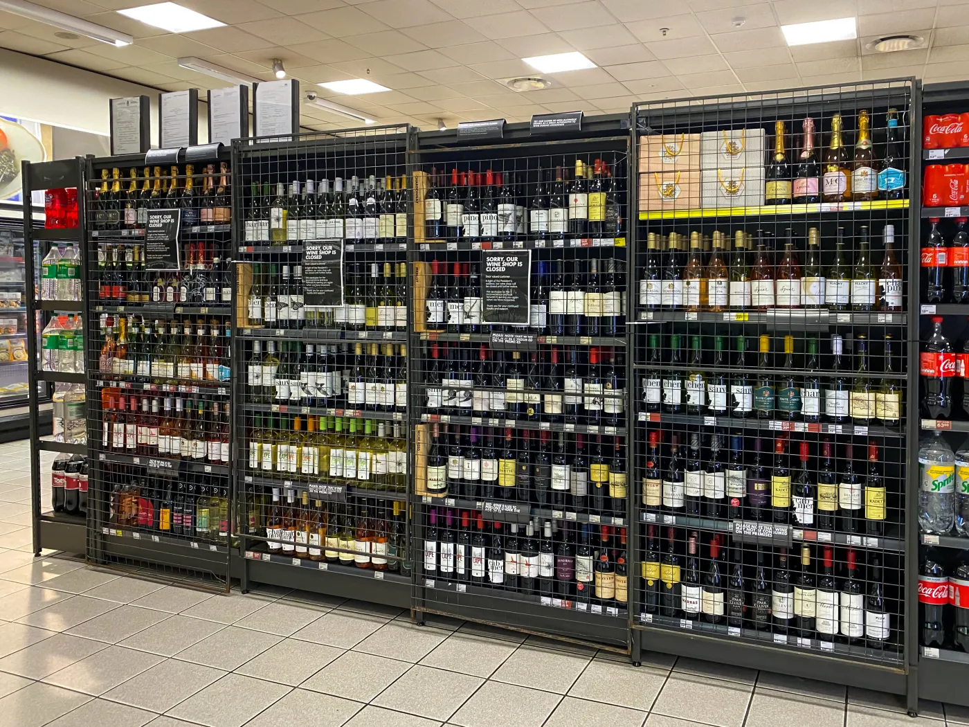 Gminny fiskus chce wyższego podatku od nieruchomości od magazynów i sklepów