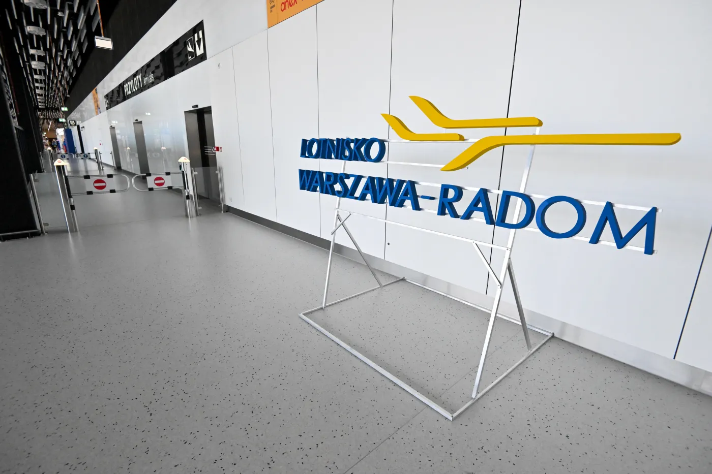 Lotnisko w Radomiu - pasażerów nie ma, jest za to zawiadomienie o podejrzeniu popełnienia przestępstwa. Chodzi o setki milionów złotych
