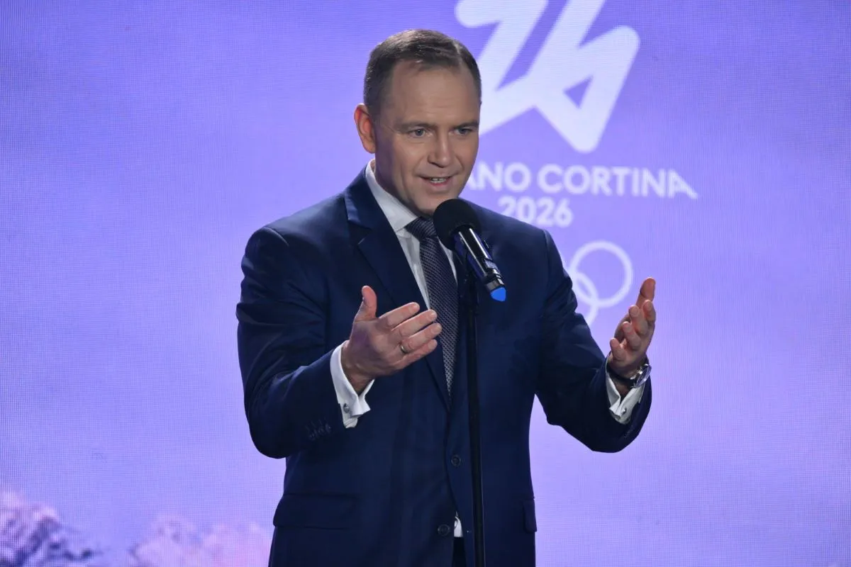 Sondaż: Większość Polaków nie wierzy w bezstronność wet Karola Nawrockiego