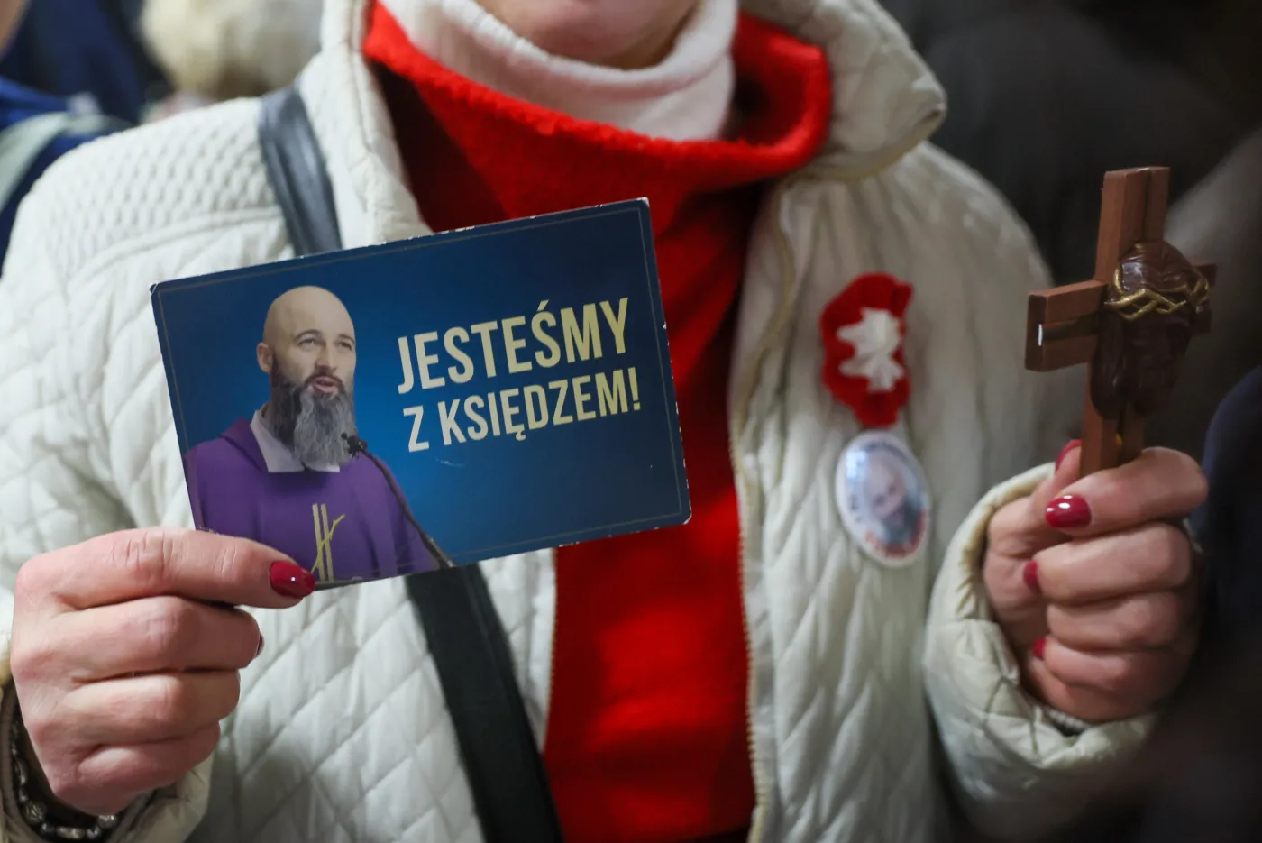 Rozprawa ws. Fundacji Profeto. Publiczność jadła cukierki. Wkroczyła policja